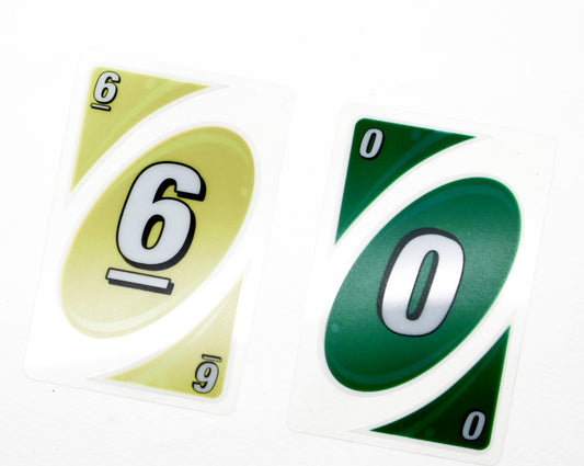 UNO أوراق بلاستيك
